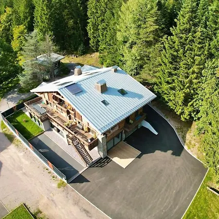 Le Grand Cerf Piscine Et Chalet